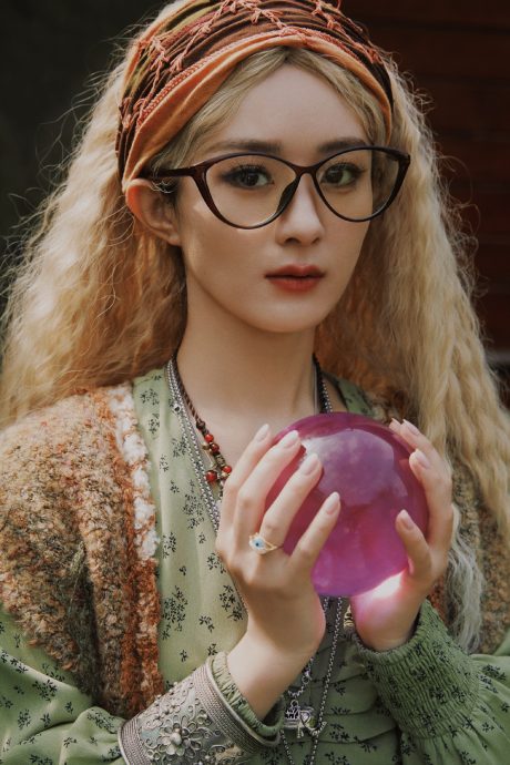 搭档雷佳音屈居二番 赵丽颖引爆粉丝怒火