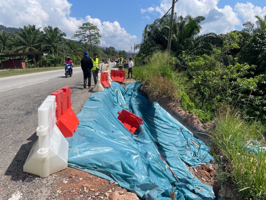 文冬都赖路胶厂至美律谷 道路崩塌逾半年未修