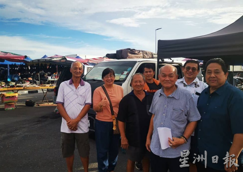 新城镇新夜市 成居民新购物店