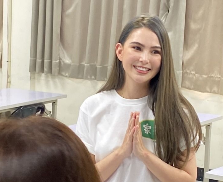 昆凌被问黑人性骚一脸尴尬 大牙曾开撕“黑涩会女星”背后捅刀