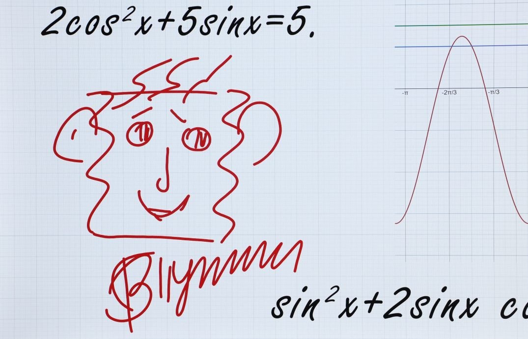 普汀兵变后公开现身画怪脸