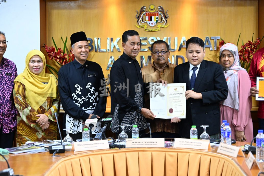 视觉障碍生在2022年大马教育文凭考试考到5A+及2A佳绩,成为登州优秀特殊考生。