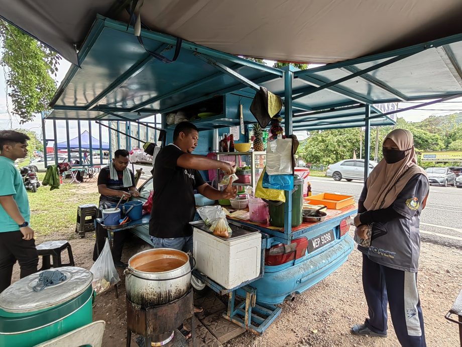 曾经是问题少年,卖2令吉50仙叻沙火红!