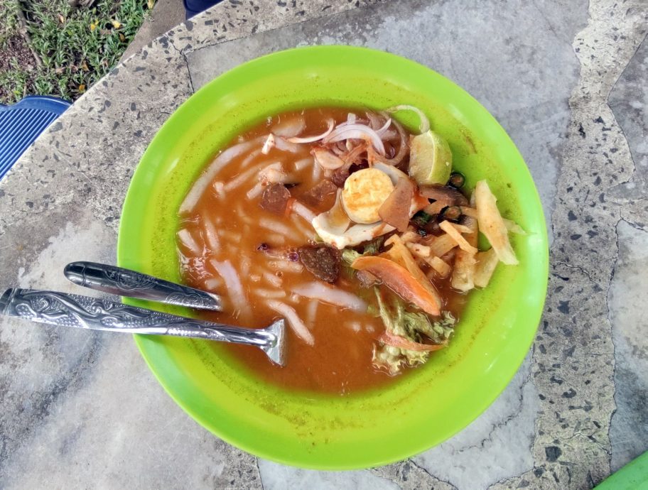 曾经是问题少年,卖2令吉50仙叻沙火红!