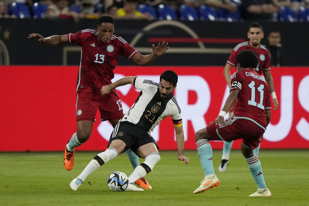 曼市三冠王功臣离队 京多安自由身加盟巴塞