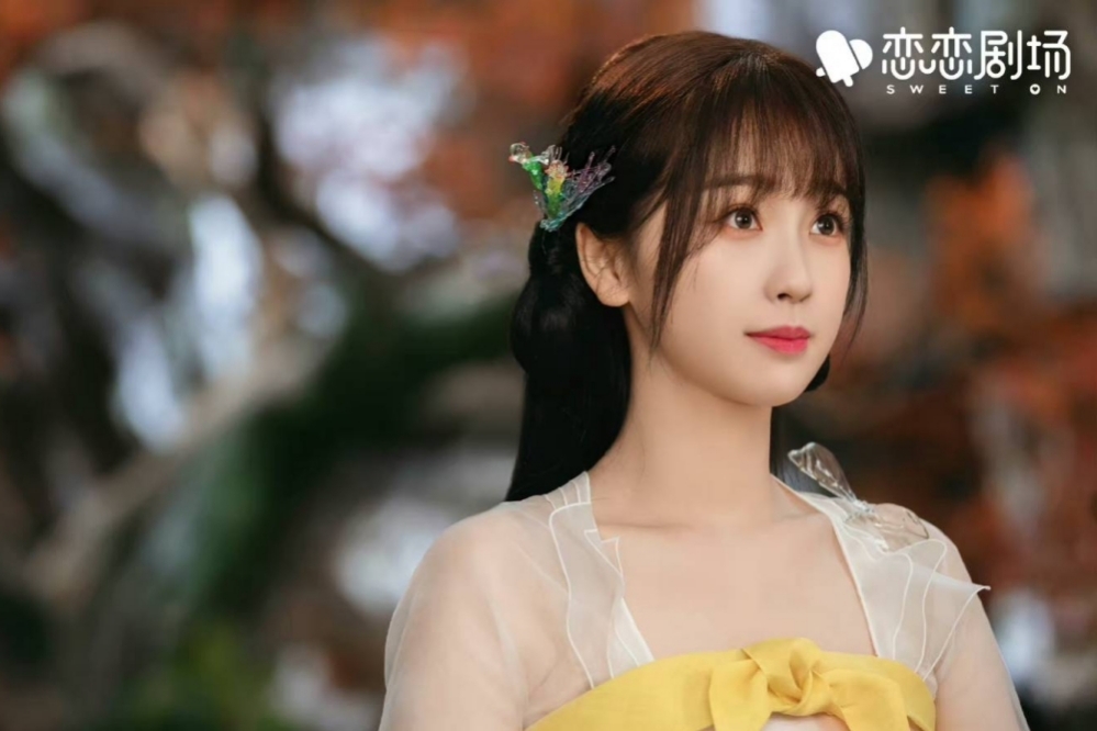 杨超越模仿虞书欣角色台词遭恶评 本人疑发文回怼 	