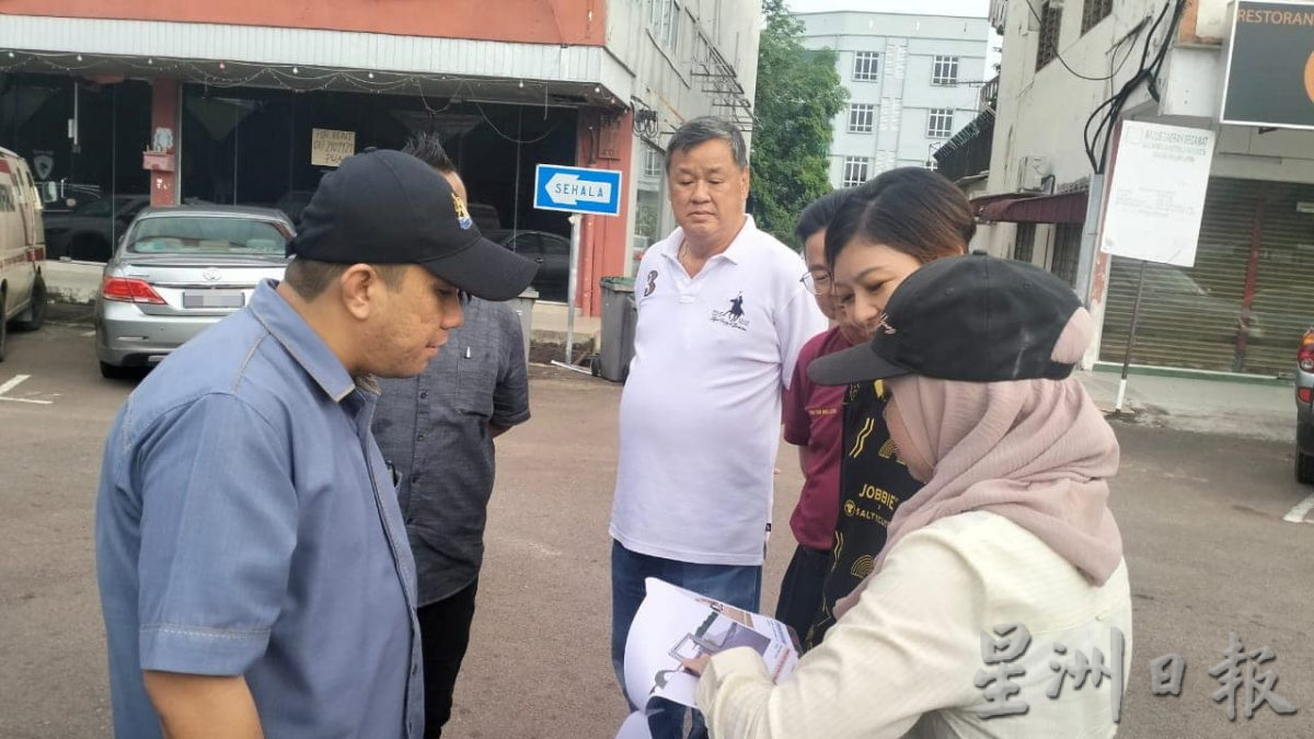 柔︰ 小贩顾客盼了22年 美食中心终获批建公厕