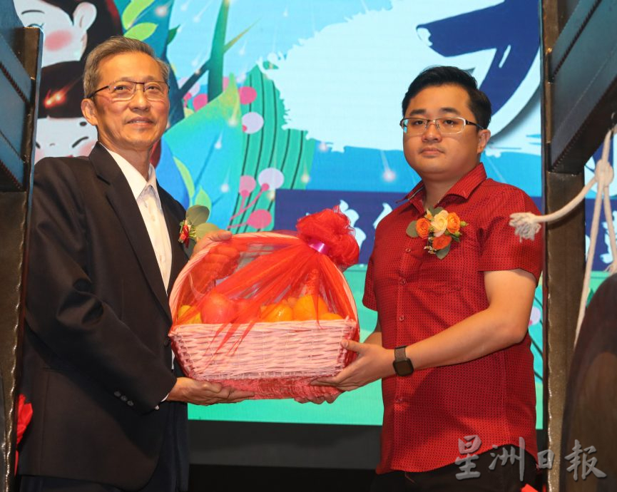 柔: 新山无极圣母天下佛堂 120席孝亲宴温馨欢腾