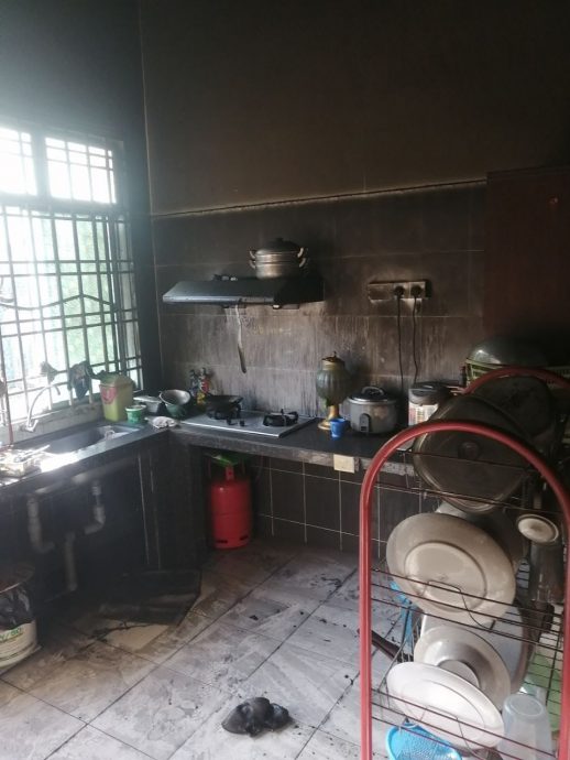 柔:举家外出用早餐 住家陷火海烧毁半间