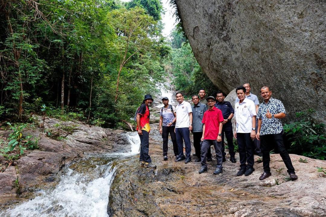 柔:大臣:将办嘉年华吸客 金山瀑布景区7月重开