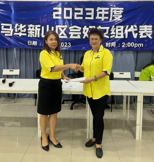 柔:当选新山马华妇女组主席 魏家祥祝贺黄丽云