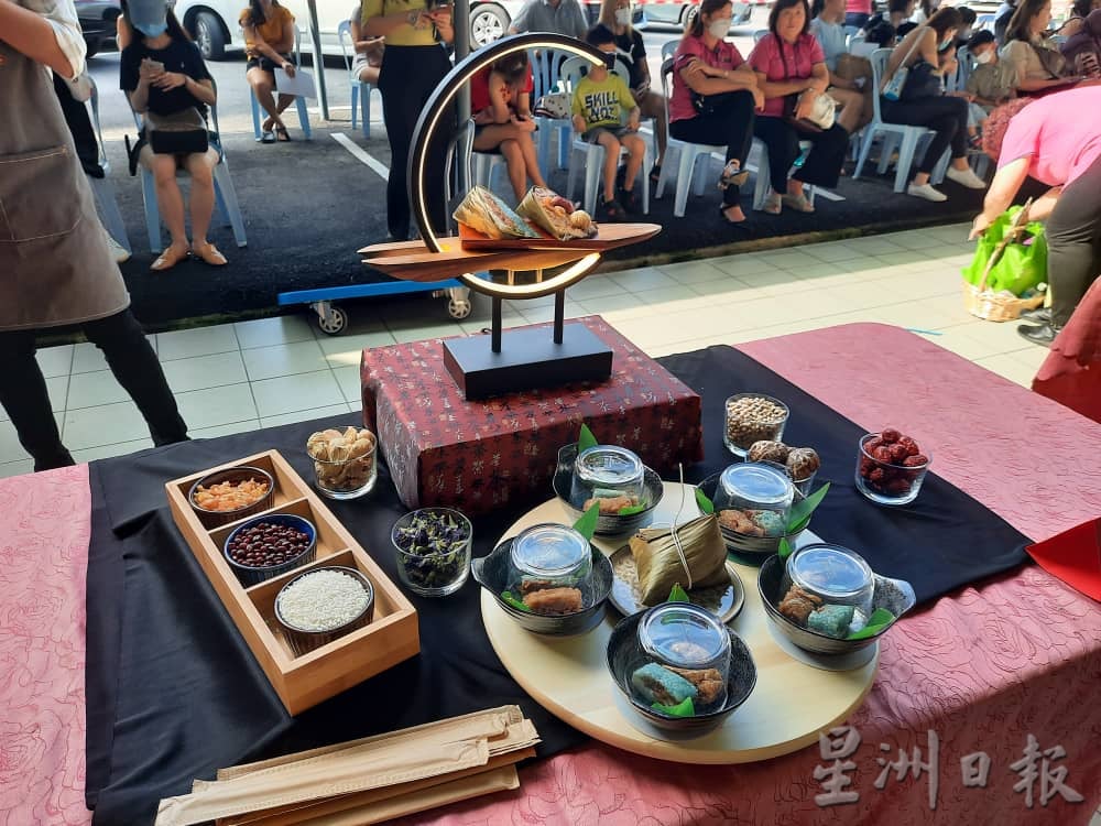 柔:新闻: 粽子装饰赛 填色赛 老少齐聚欢庆端午