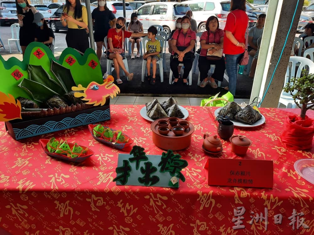 柔:新闻: 粽子装饰赛 填色赛 老少齐聚欢庆端午