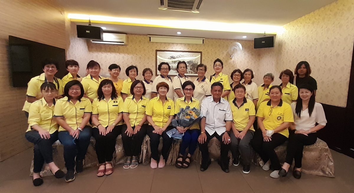 柔:新闻:马华森波浪区会妇女组常年代表大会