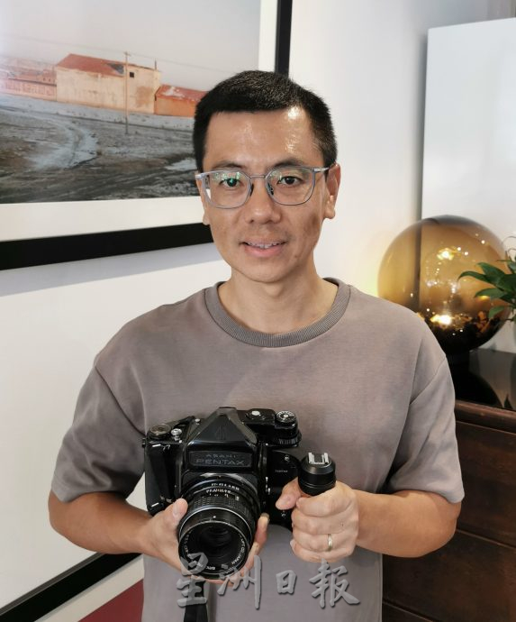 柔:时尚记事簿(6月17日见报):底片相机东山再起,掀复古照片风潮