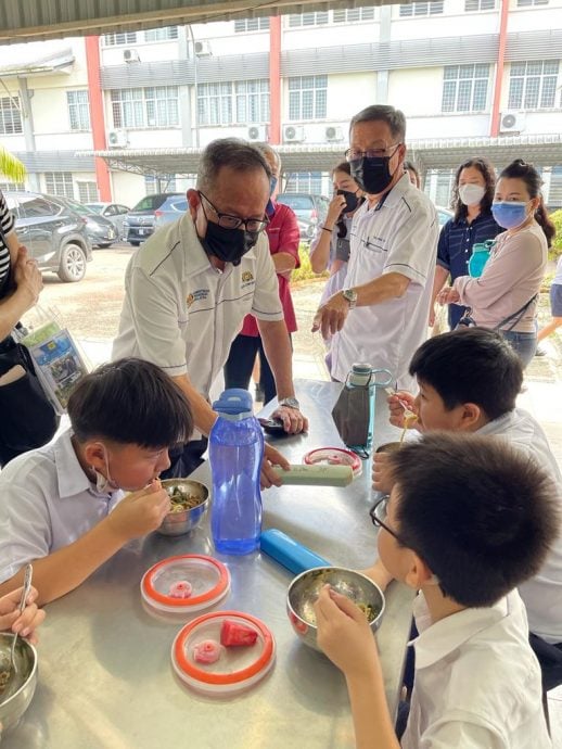 柔:校园营养餐(下篇):约30%学生超重,校园营养餐为学生把关健康