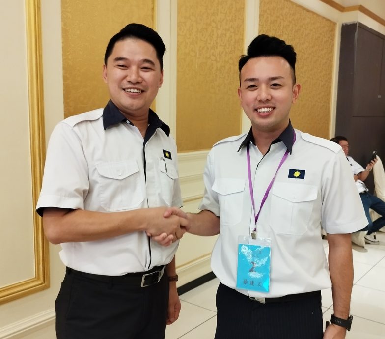 柔:版四显刊:新闻:马华古来区会尘埃落定,曾繁翀成新任主席