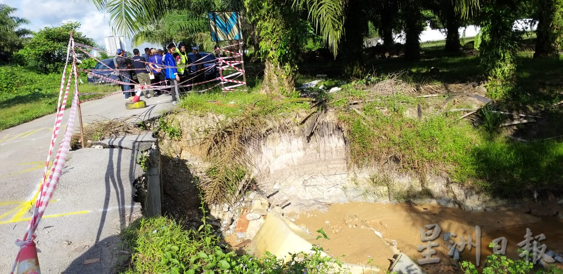 柔:甘榜双溪避兰东村民盼尽快维修崩裂的道路