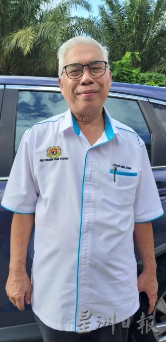 柔:甘榜双溪避兰东村民盼尽快维修崩裂的道路