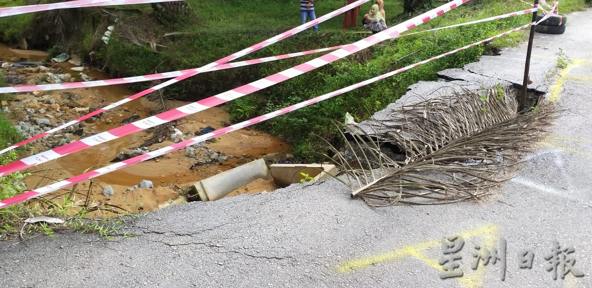 柔:甘榜双溪避兰东村民盼尽快维修崩裂的道路