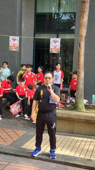 柔:陈旭年文化街办“中医义诊”活动