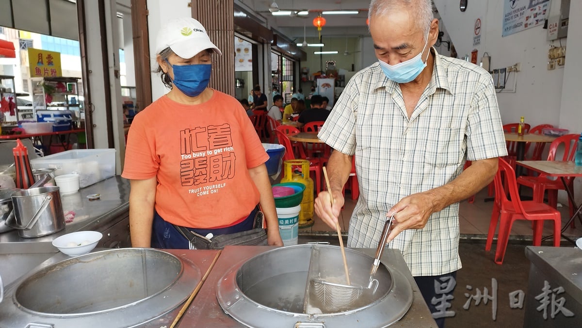 柔:食客指路:(6月6日见报)香辣可口,客家酸辣云吞面滋味佳