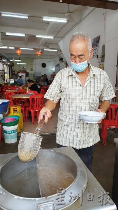 柔:食客指路:(6月6日见报)香辣可口,客家酸辣云吞面滋味佳