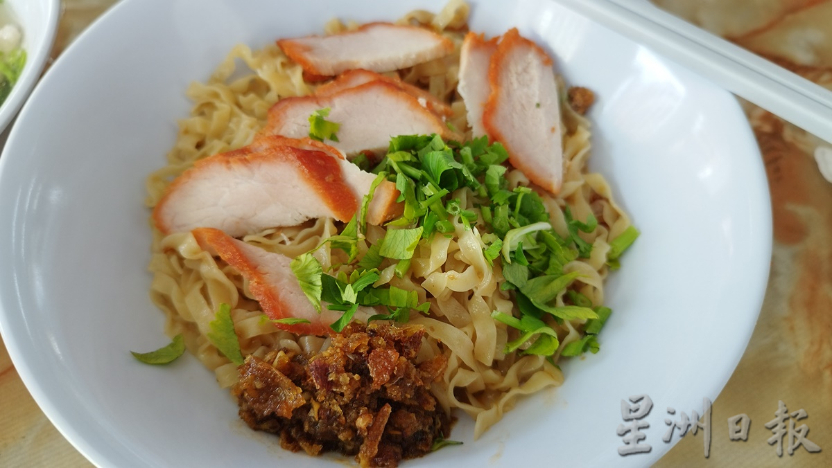 柔:食客指路:(6月6日见报)香辣可口,客家酸辣云吞面滋味佳