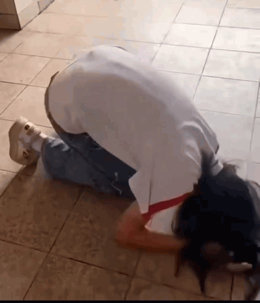 校园欺凌|广东女中学生被逼下跪磕头被轮掴 涉事人员已被带走调查