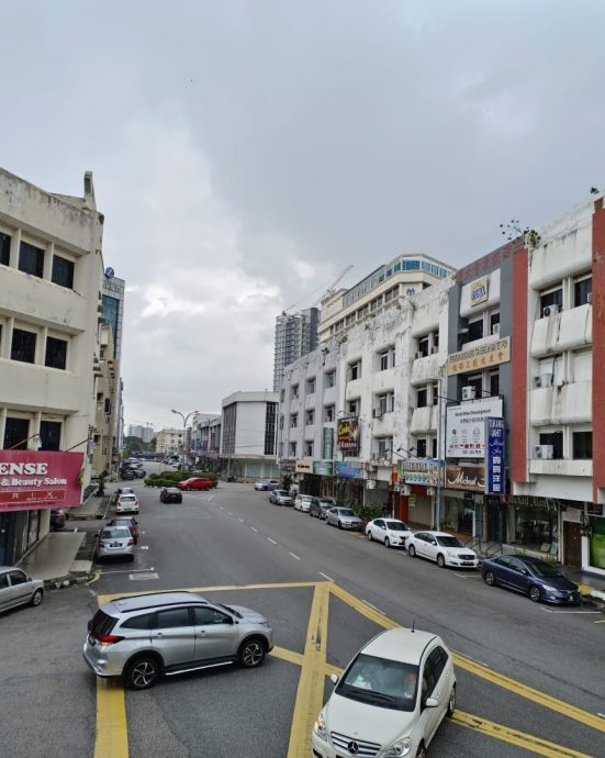 气象局：至下午3时 霹半数地区雷雨警报 
