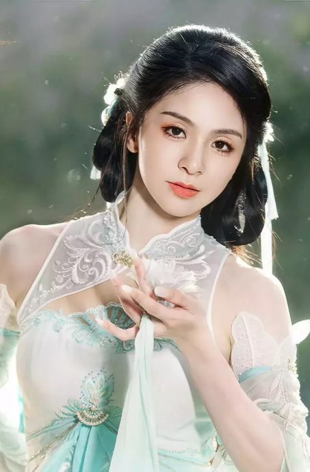 没缺席儿子周岁宴 向佐熊抱郭碧婷放闪