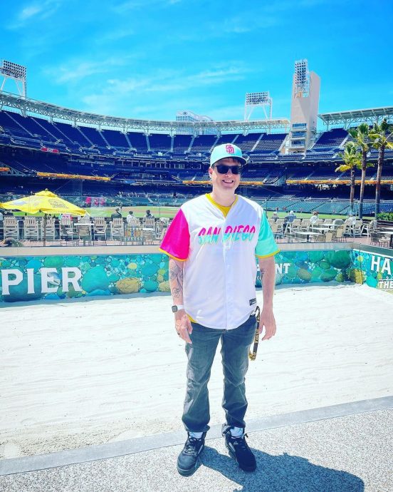  泰坦号失踪富翁儿看演唱会 遭卡蒂碧痛批