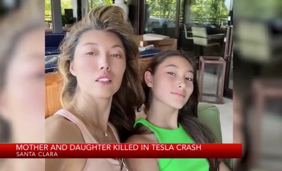 特斯拉失控撞树起火 华裔母女葬身火海