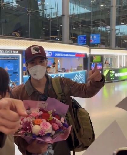 王力宏抵曼谷开唱 李靓蕾“蕾神之槌”再现?