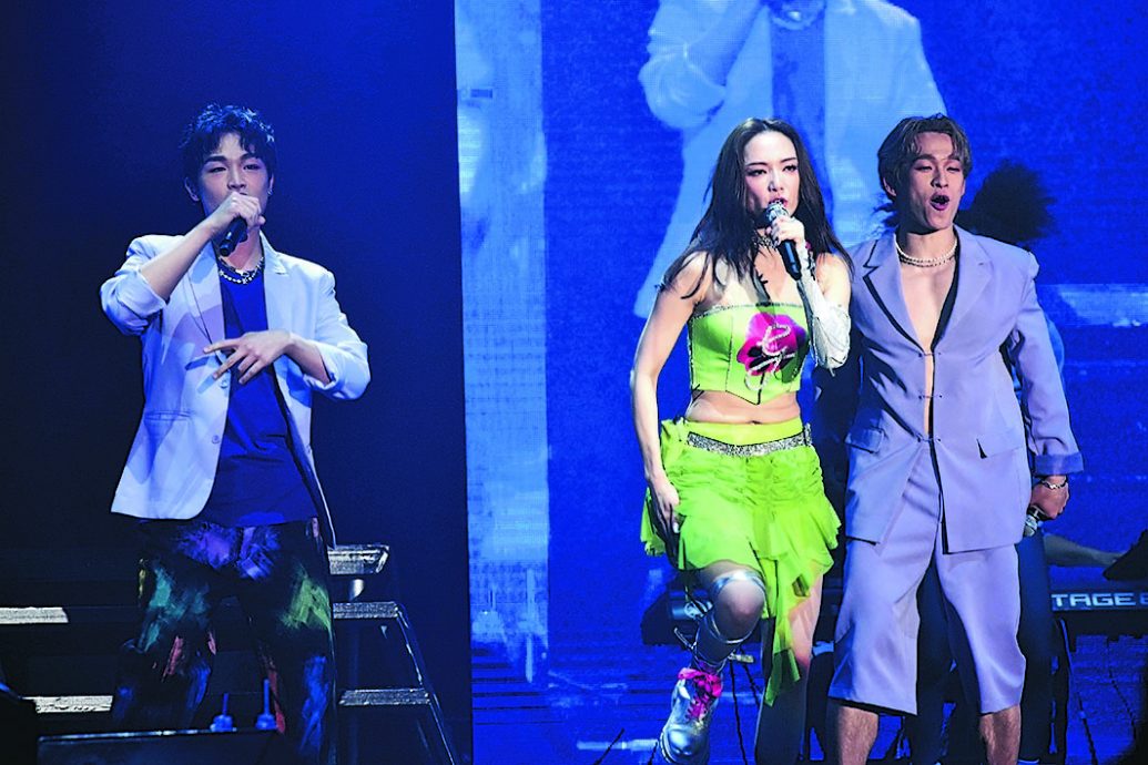 王君馨处女个唱性感热舞 公开帮卫兰招亲