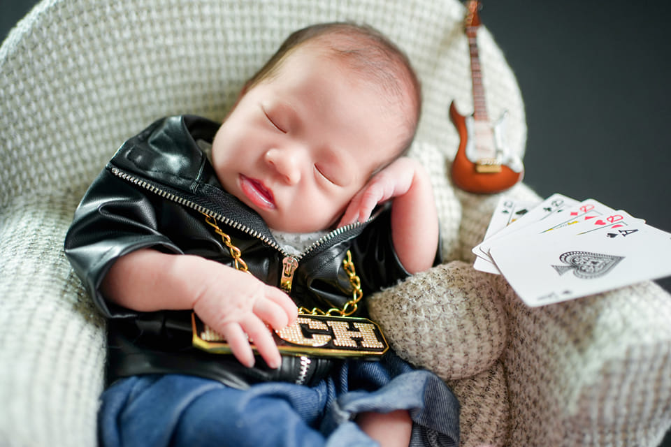 符琼音首晒女儿正面照　网惊呼：完全copy妈妈