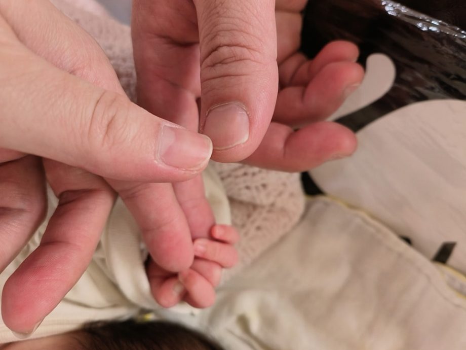 符琼音首晒女儿正面照　网惊呼：完全copy妈妈