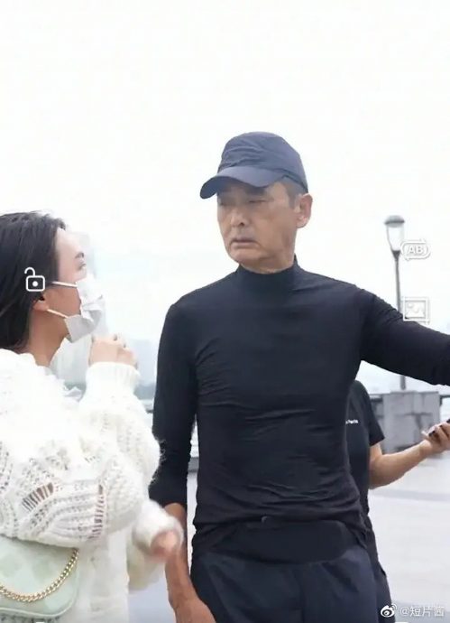 粉丝太超过? 周润发晨跑遭怼脸拍罕见黑脸