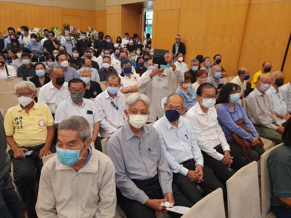 莫泰熙出殡 数百位华团华教领袖送最后一程