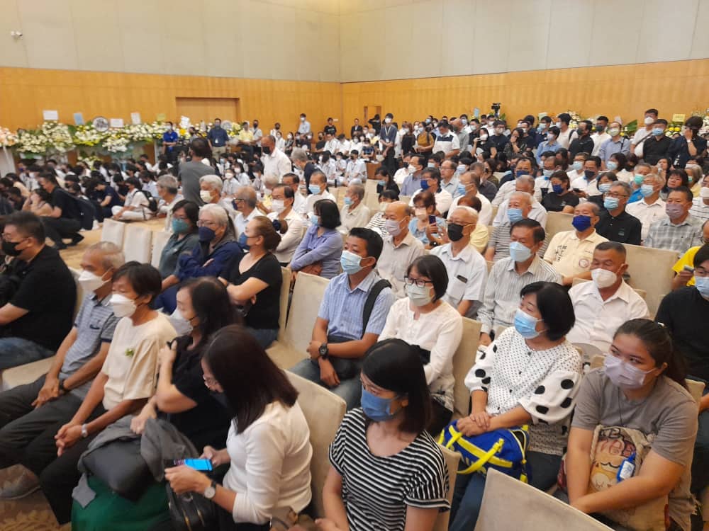 莫泰熙出殡 数百位华团华教领袖送最后一程