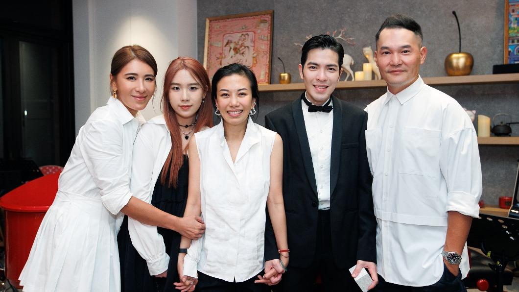 萧敬腾哭揭密恋Summer16年内幕　家人也不知情	