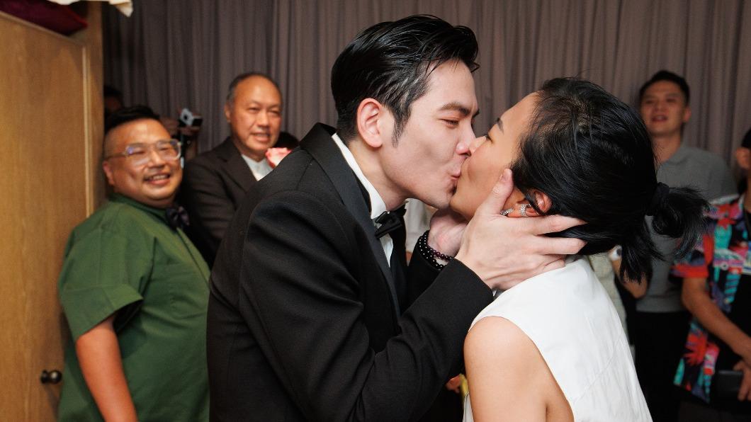 萧敬腾哭揭密恋Summer16年内幕　家人也不知情	