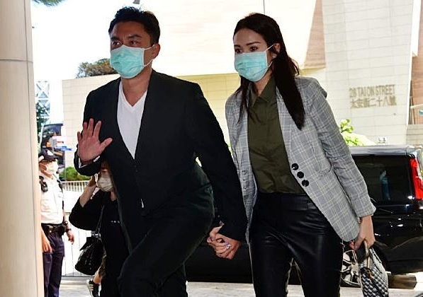 被路人当街喊“囚犯” 杨明一笑置之