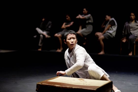 西北孤鸟／两个卖惨的妈妈和10个耍宝的孩子──评何家伟版《寻找小猫的妈妈》