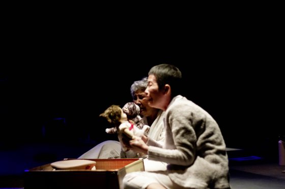 西北孤鸟／两个卖惨的妈妈和10个耍宝的孩子──评何家伟版《寻找小猫的妈妈》