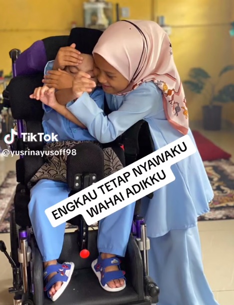 视频|心疼弟弟病痛缠身 8岁姐姐:让我替弟弟生病吧!