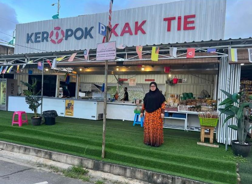 视频|穆男秀二头肌卖榴梿被批 “我们这里不是泰国”