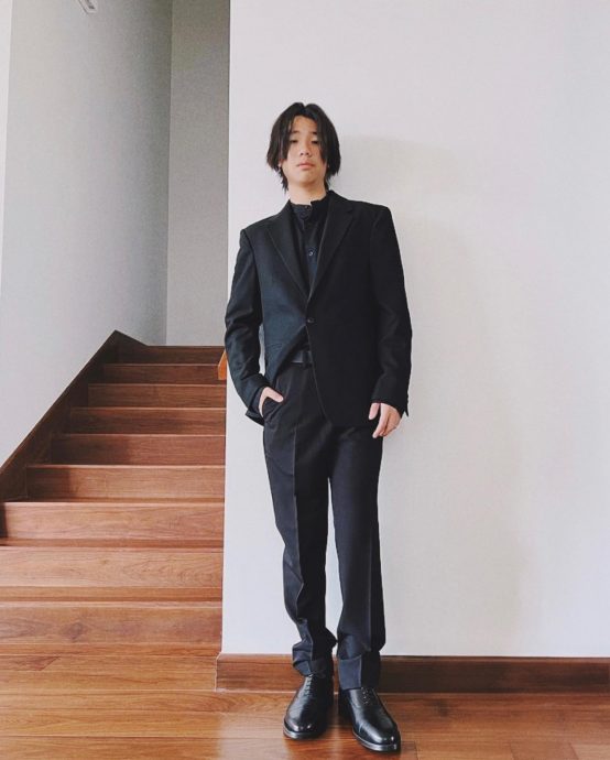 谢安琪大儿子中学毕业 穿西装倒模张继聪