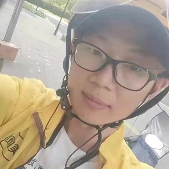 跳12公尺大桥勇救轻生女子 外卖小哥感动全网获赞真英雄!