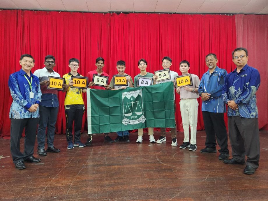 近5年最佳成绩 圣米高中学9人获全A
